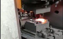 伺服電動(dòng)螺旋壓力機(jī)是如何做到安全又高效的運(yùn)行？